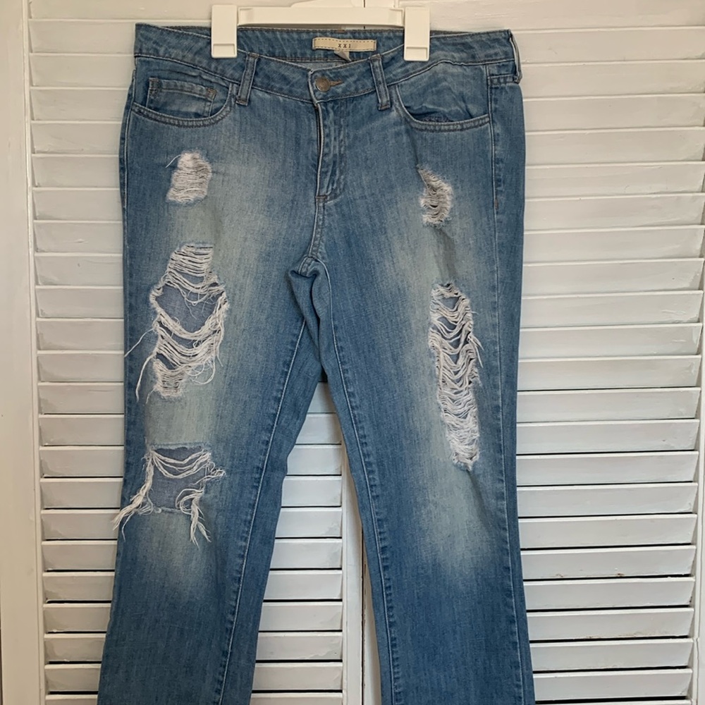 Tattered straight Leg Jeans